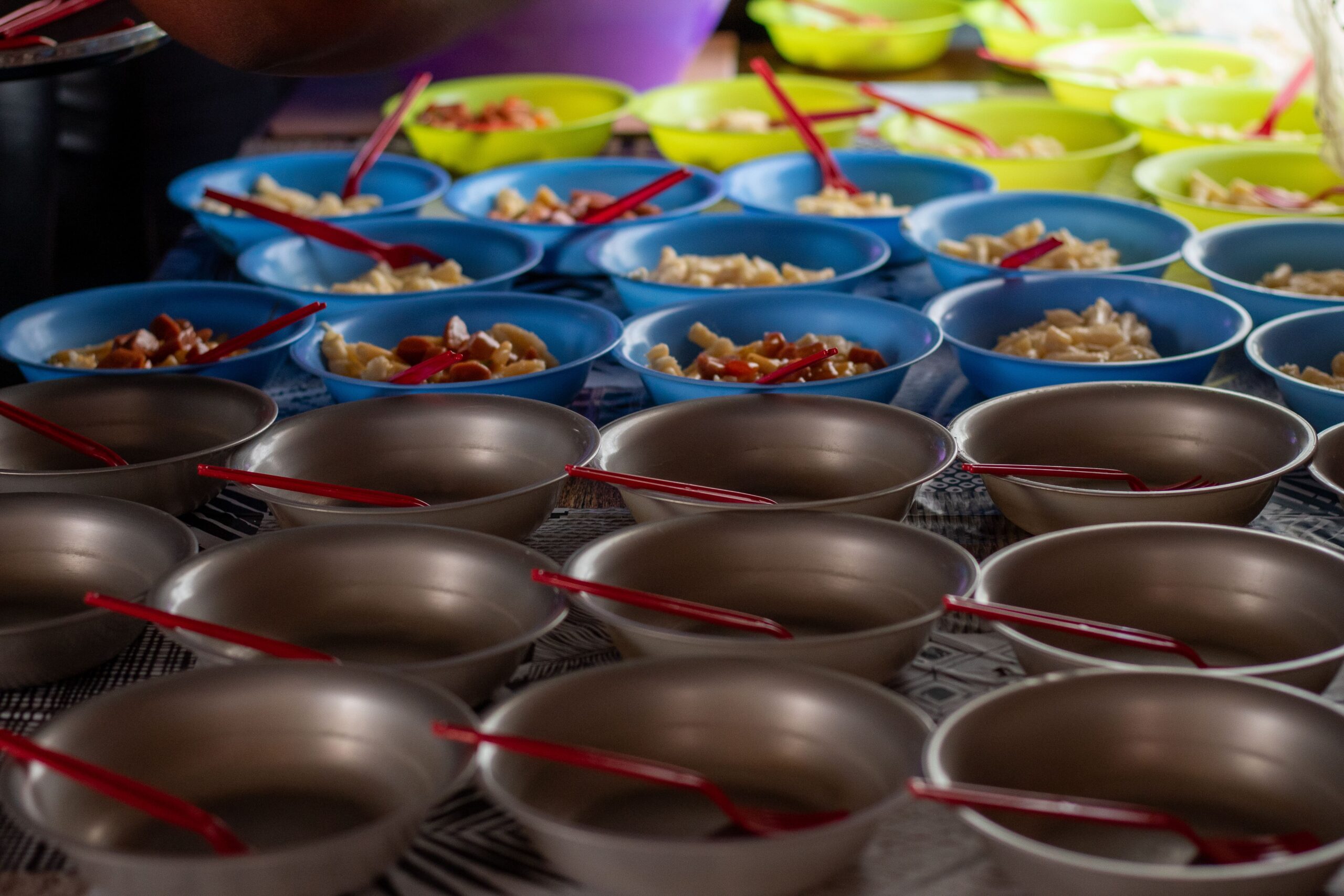 Thusanang pre-school – Dishing out the food