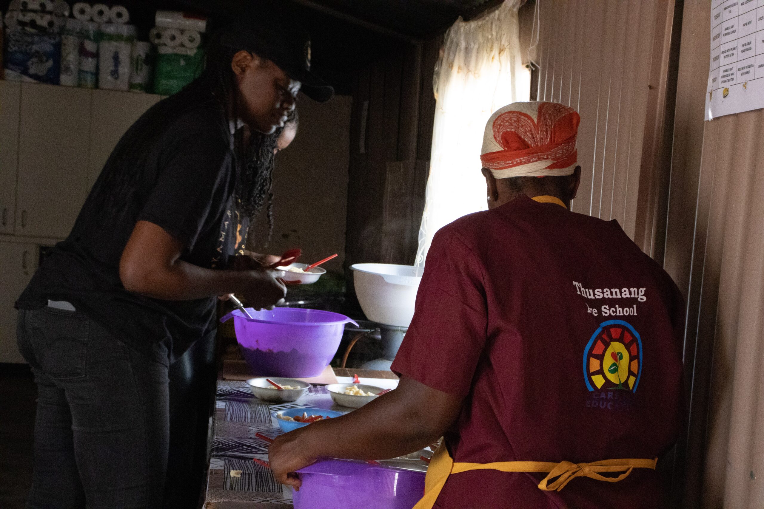 Thusanang pre-school – Team in the kitchen